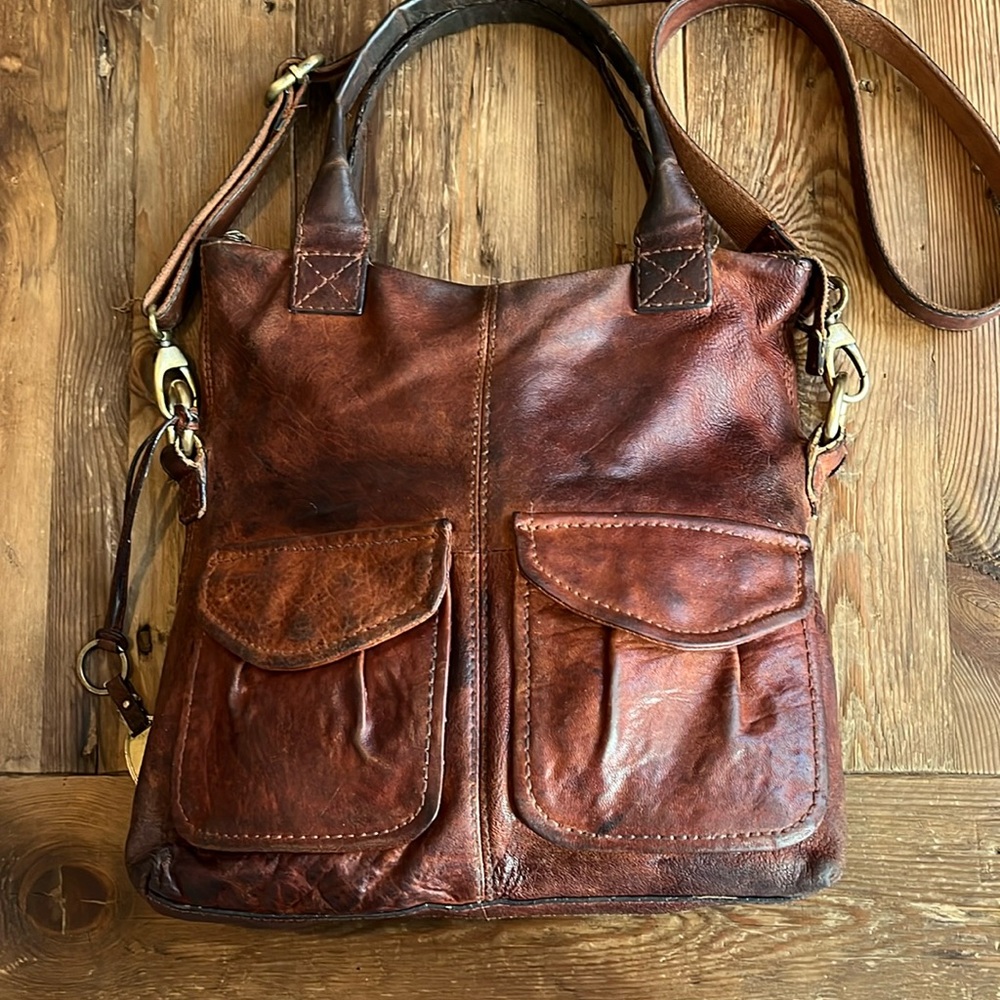 Fossil Distressed Leather Crossbody Slouchy Satchel.